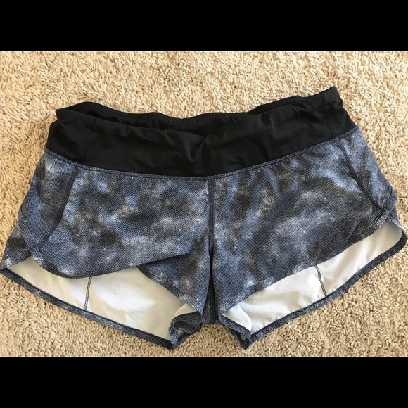 lululemon athletica Pants - LULULEMON SPEED SHORT Size 8 rare pattern